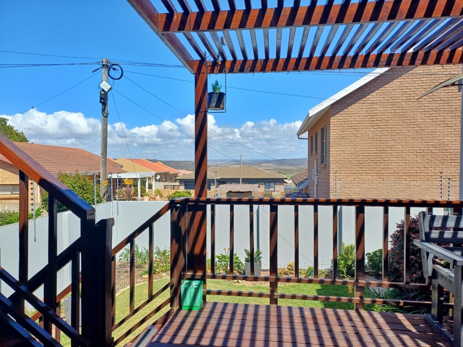 5 Bedroom Property for Sale in Fraaiuitsig Western Cape